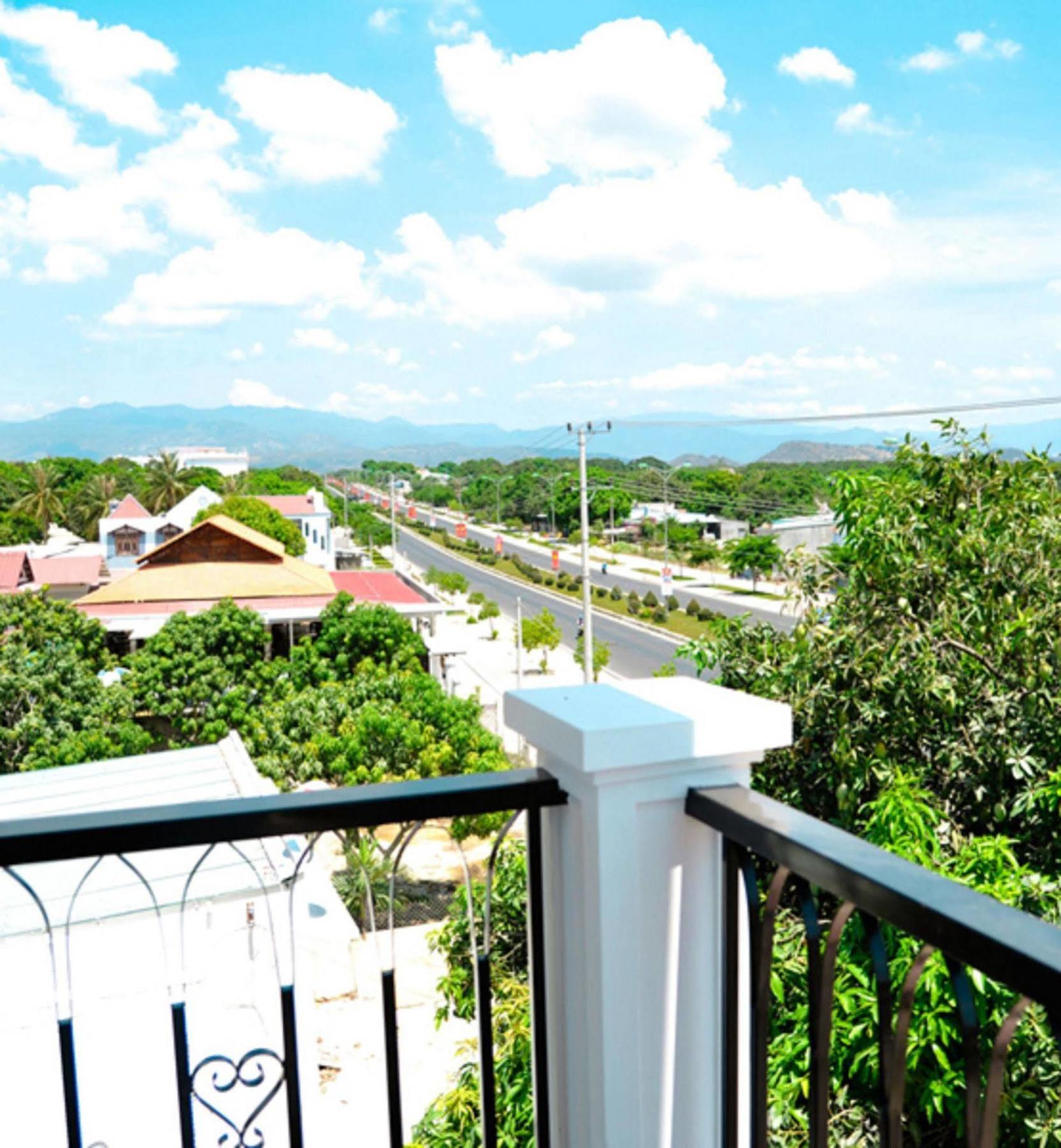 Allure Hotel Thuy Trieu Экстерьер фото