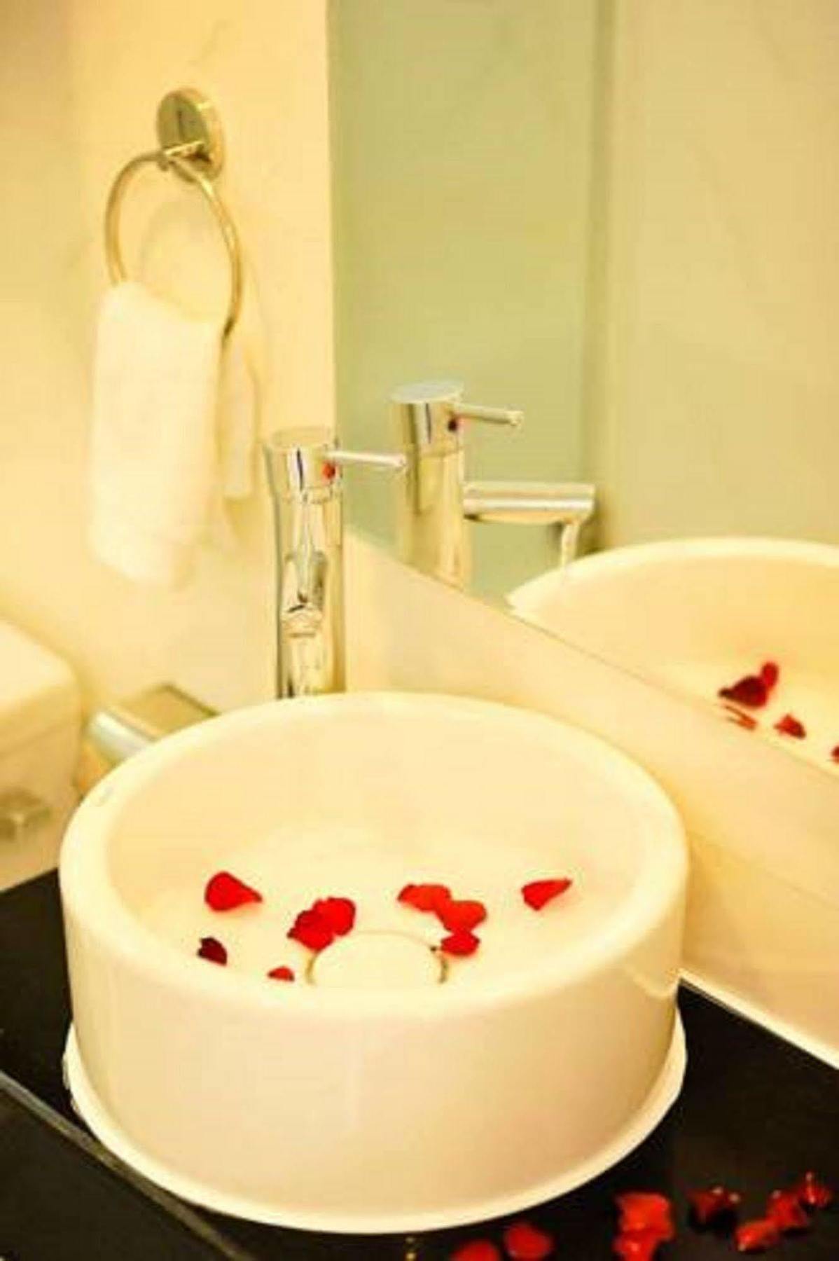 Allure Hotel Thuy Trieu Экстерьер фото